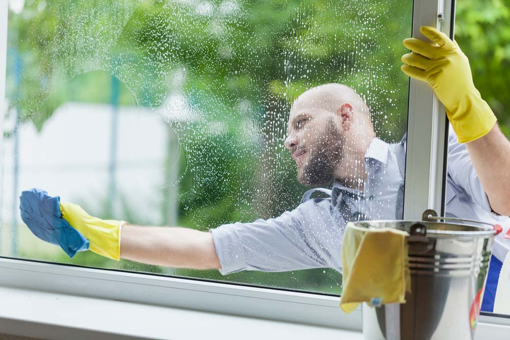 como limpiar ventanas Moncloa